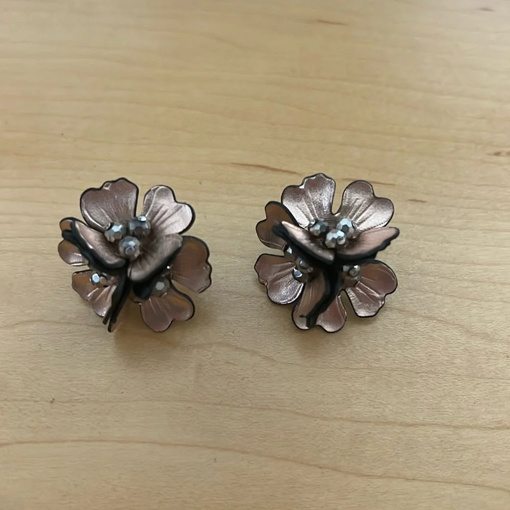NWOT Stella & Dot Floral Statement Earrings Dusty Pink - Picture 1 of 4